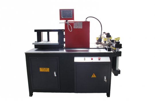 閉式數(shù)控母線加工機(jī)